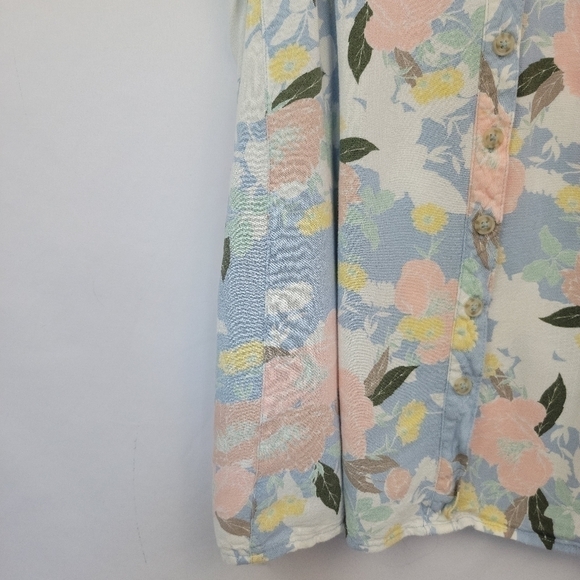 Torrid Size 4 Top - Picture 4 of 7